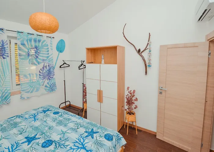 Dertil Apartment